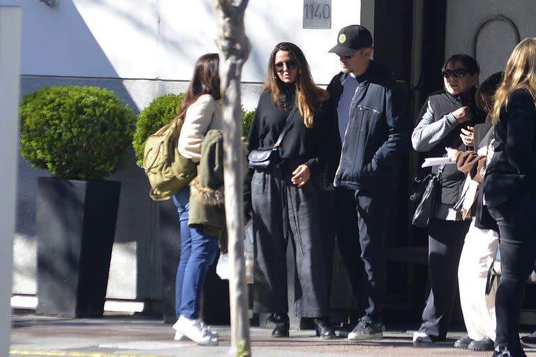 Matt Damon, su esposa, sus hijas y su suegra, en Puerto Madero