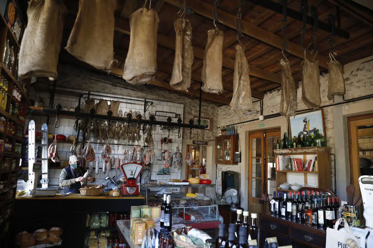 El restaurante de picadas y almacén, Pueblo Escondido Deluxe