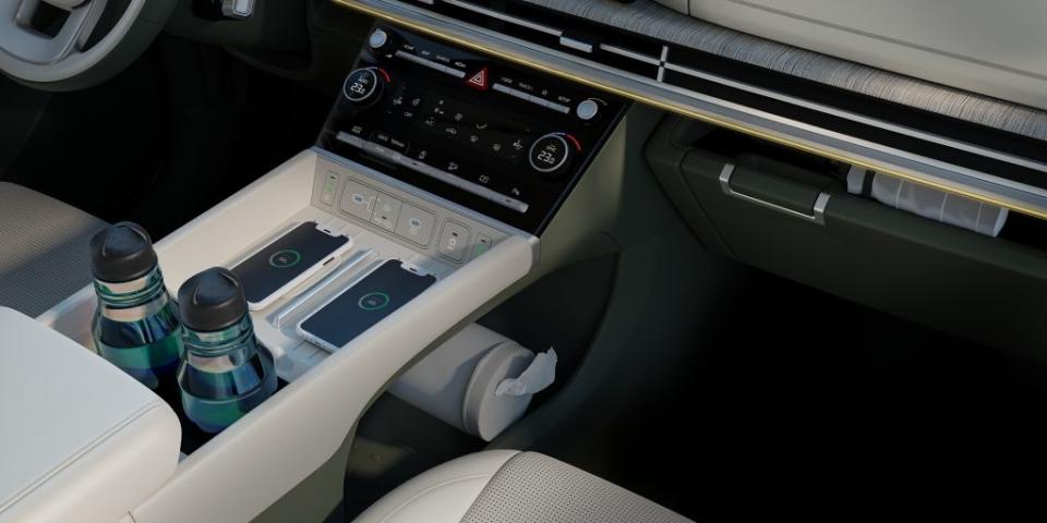 hyundai-santa-fe-boasts-bold-new-design-interior-03_wid_1024.jpg