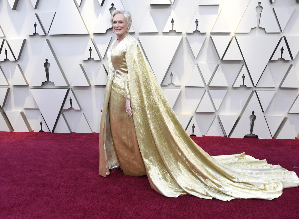 Kam quasi im Partnerlook mit der Oscar-Statue: Schauspielerin Glenn Close. (Bild: Getty Images)