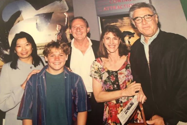 Con esta foto, James Richter despidió a Richard Donner (izquierda), productor de Liberen a Willy, que falleció en 2021