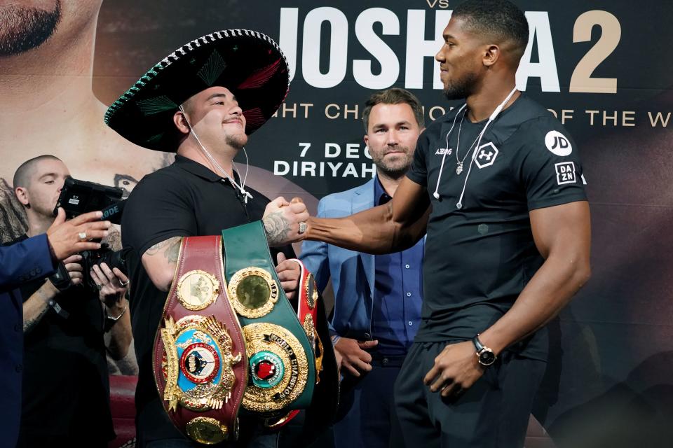 Heavyweight Boxing Champion Andy Ruiz Jr. (L) shakes hands with contender Anthony Joshua (R) at a press conference for Ruiz vs. Joshua 2 at Capitale in New Yorkon on September 5, 2019. - Heavyweight champion Andy Ruiz Jr promised on Wednesday that history would repeat itself when he takes on Anthony Joshua in December's controversial rematch in Saudi Arabia. (Photo by Bryan R. Smith / AFP)        (Photo credit should read BRYAN R. SMITH/AFP/Getty Images)