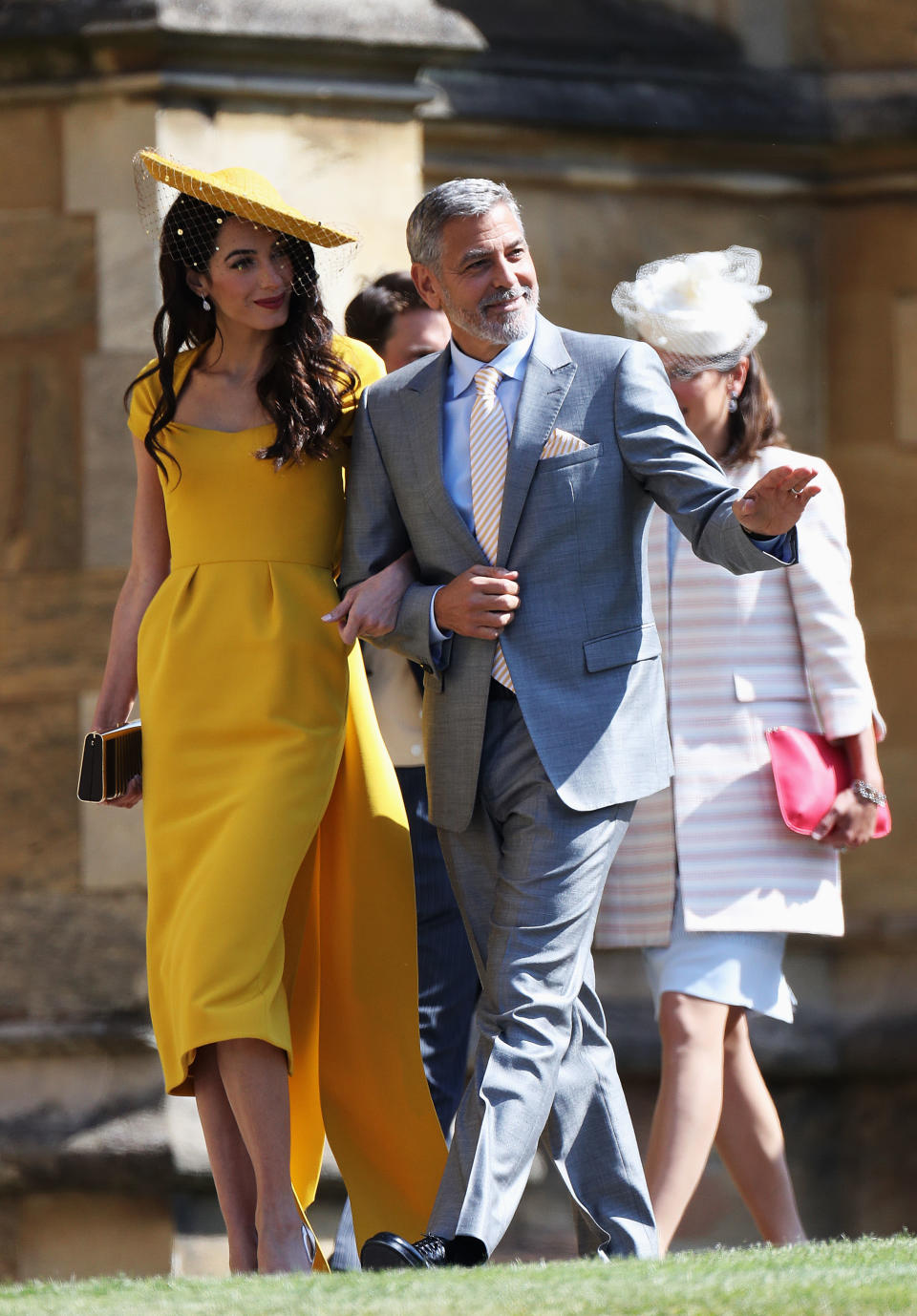 <p>George e Amal Clooney chegam ao castelo de Windsor. Foto: Getty Images. </p>