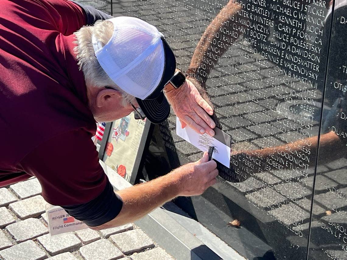 A Georgia war veteran visits a memorial in Washington, D.C., thanks to a partnership between PureTalk and Middle Georgia Honor Flight.