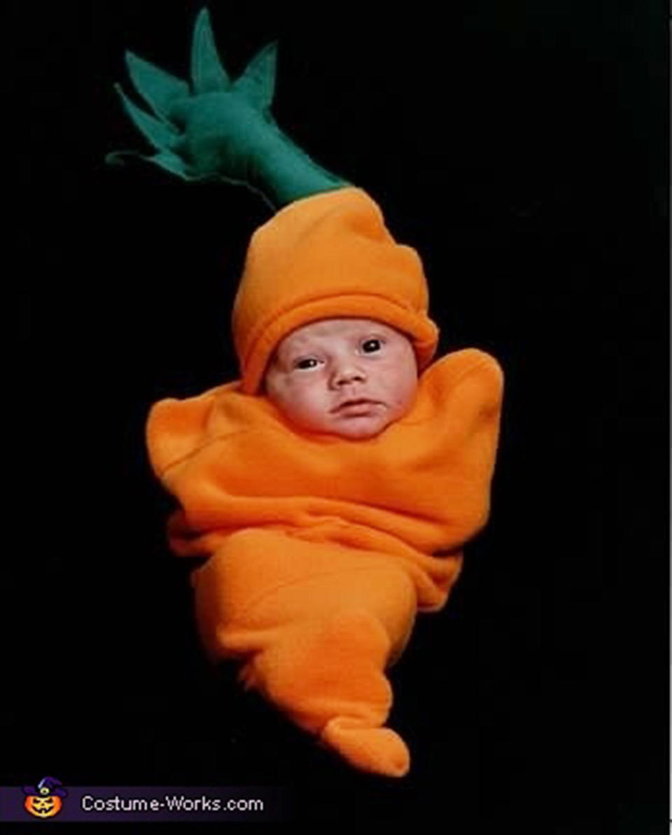 <a href="http://www.costume-works.com/costumes_for_babies/baby_carrot.html" target="_blank">via Costume Works </a>