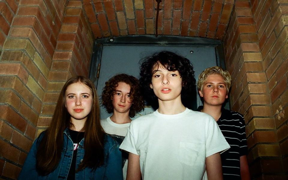 <p>2017 gründete Wolfhard in Vancouver die Garage-Pop-Band Calpurnia, die mit "Scout" auch schon eine erste EP unters Volk brachte. Im Dezember 2018 spielte die Band sogar ein Konzert in Berlin - vor ausverkauftem Haus. (Bild: Calm Elliott-Armstrong)</p> 