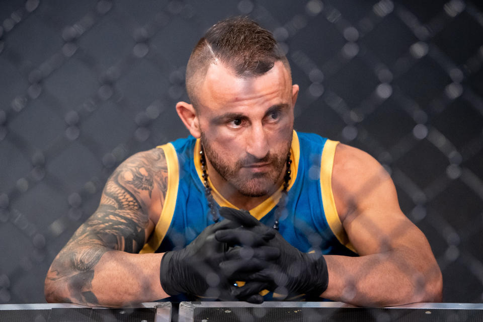 LAS VEGAS, NEVADA - MAY 20:  Coach Alexander Volkanovski looks on during the filming of The Return of The Ultimate Fighter at UFC APEX on May 20, 2021 in Las Vegas, Nevada. (Photo by Chris Unger/Zuffa LLC)