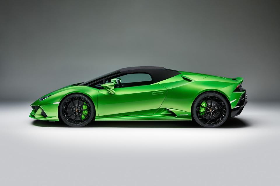 <p>It's part of an enhanced range of colors for both coupe and Spyder models that line up with style packages such as Carbon Forged Composite and Lamborghini’s patented Carbon Skin. </p>