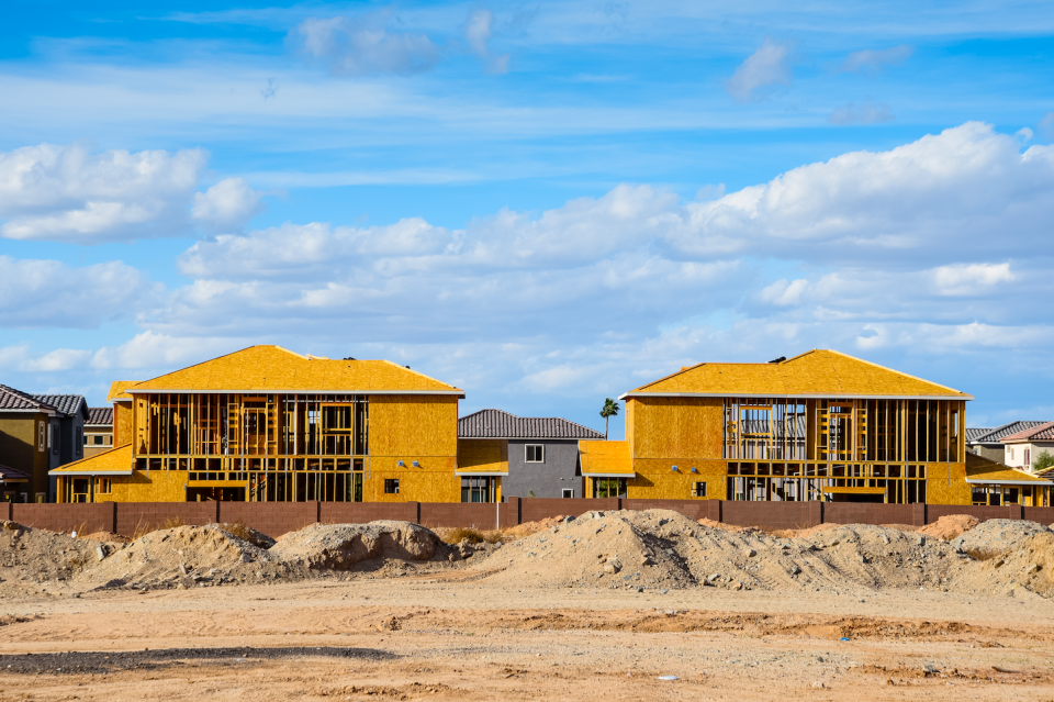 New homes being built in Phoenix, AZ. (Getty)