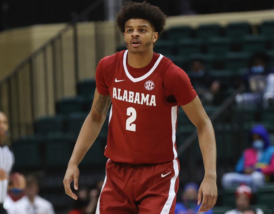 ORLANDO, FL - NOVEMBER 25: Alabama Crimson Tide forward Darius Miles (2) during the ESPN Events Invitational college basketball game between the Alabama Crimson Tide and Iona Gaels on November 25, 2021 at the HP Field House in Orlando, FL. (Photo by Mark LoMoglio/Icon Sportswire)