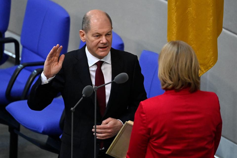 La prestation de serment d'Olaf Scholz le 8 décembre à Berlin  - John MACDOUGALL / AFP