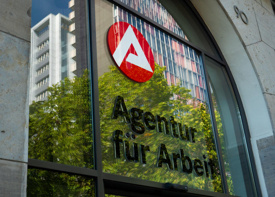 Der Arbeitsmarkt gerät unter Druck, hält der Konjunkturkrise bisher aber stand  - Copyright: picture alliance/dpa | Wolfram Steinberg