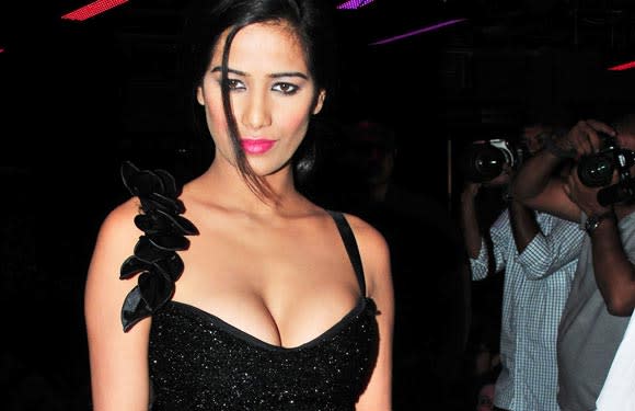 <p><a href="http://www.mensxp.com/entertainment/gossip/6700-poonam-pandeys-top-5-controversial-moments.html" rel="nofollow noopener" target="_blank" data-ylk="slk:Poonam Pandey;elm:context_link;itc:0;sec:content-canvas" class="link ">Poonam Pandey</a> does not miss any opportunities to drop jaws wherever she goes. © BCCL</p>