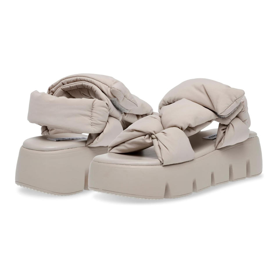 zappos-steve-madden-xandra-sandal-taupe