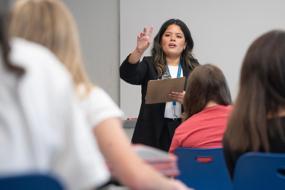 Maria Maloupis instructs her class in Lyndhurst, NJ on Wednesday May 24, 2023. Maria Maloupis of Lyndhurst Middle School is among four teachers in New Jersey selected to win the Princeton Prize for Distinguished Secondary School Teaching.