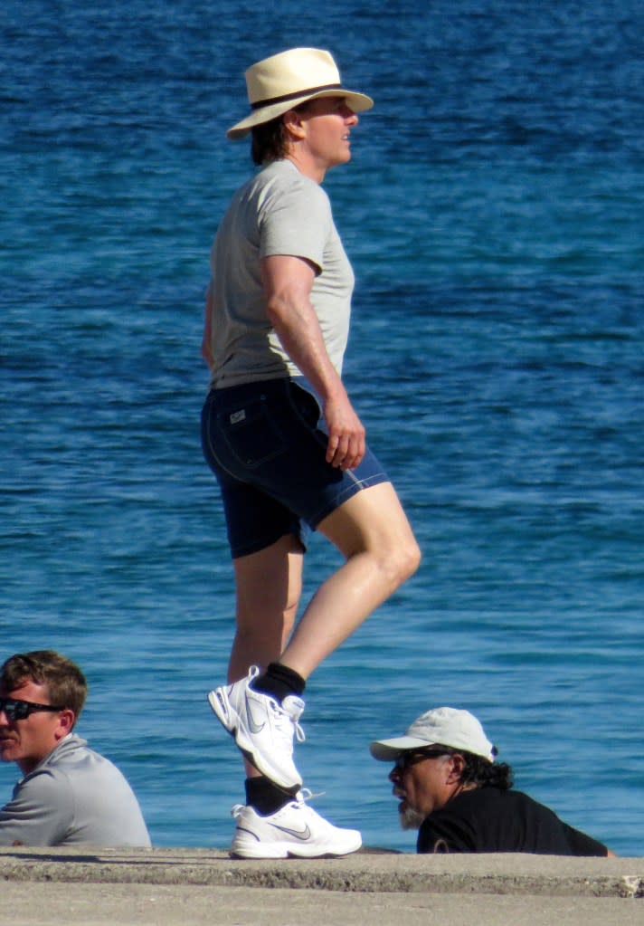 Tom Cruise enjoys the nice weather on his trip to Spain. Joan Llado / GTres / SplashNews.com
