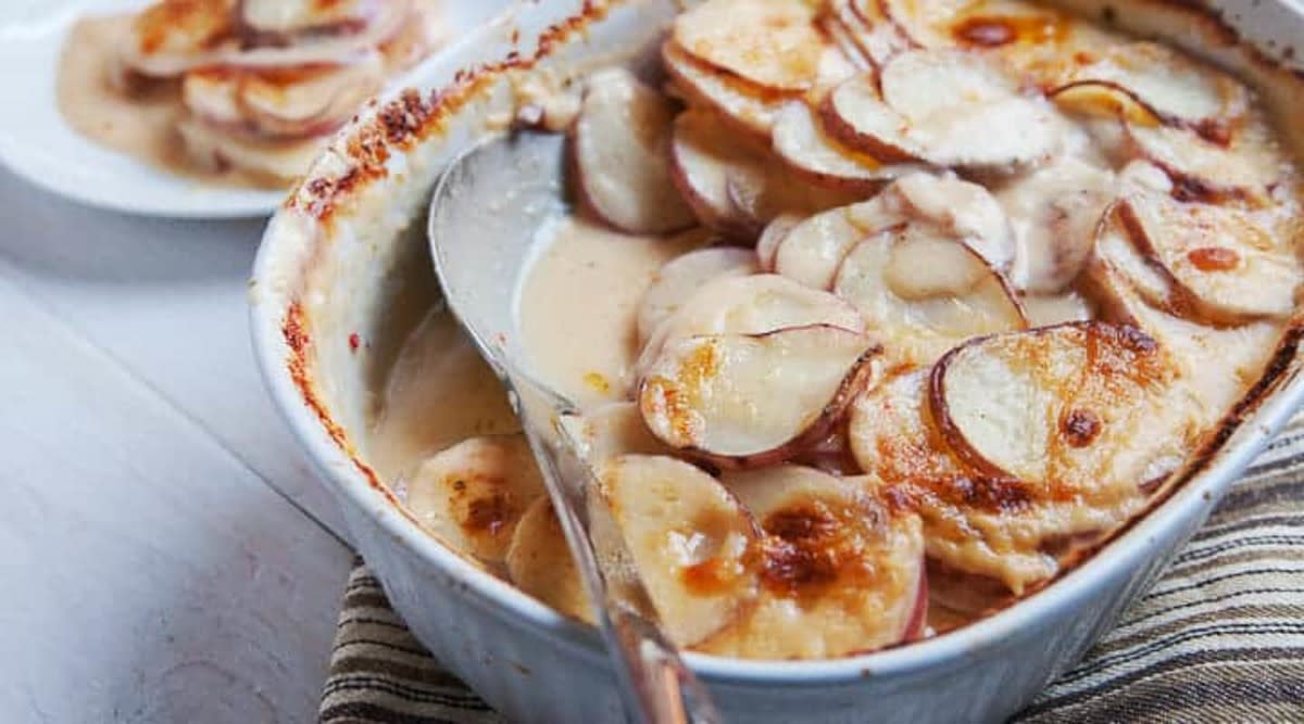 <p>Macheesmo</p><p>Perfect red potatoes au gratin that make an amazing side dish for any main.</p><p><strong>Get the recipe: <a href="https://www.macheesmo.com/red-potatoes-au-gratin/" rel="nofollow noopener" target="_blank" data-ylk="slk:Red Potatoes Au Gratin;elm:context_link;itc:0;sec:content-canvas" class="link rapid-noclick-resp">Red Potatoes Au Gratin</a></strong></p>