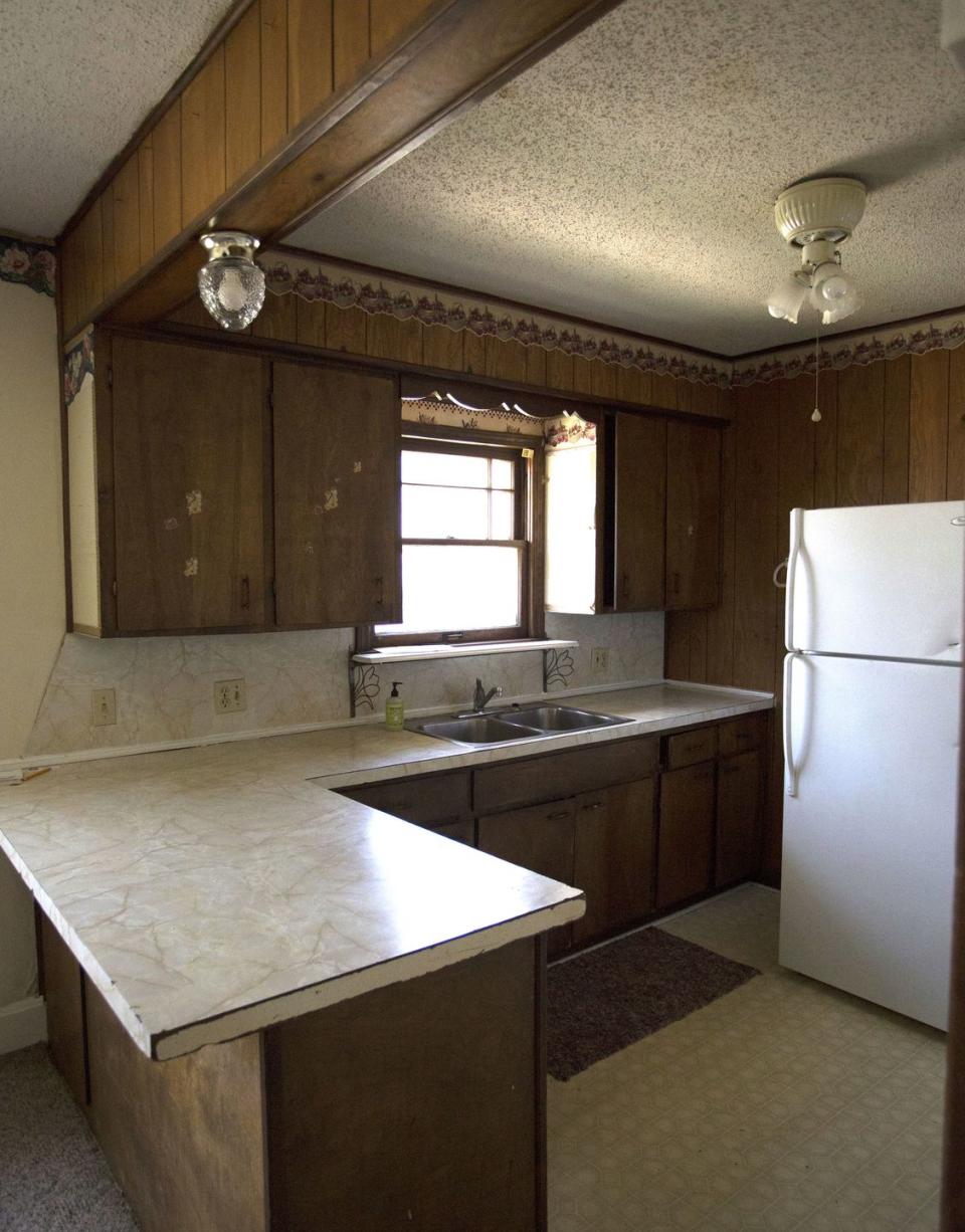 14 Times White Kitchen Cabinets Transformed A Space