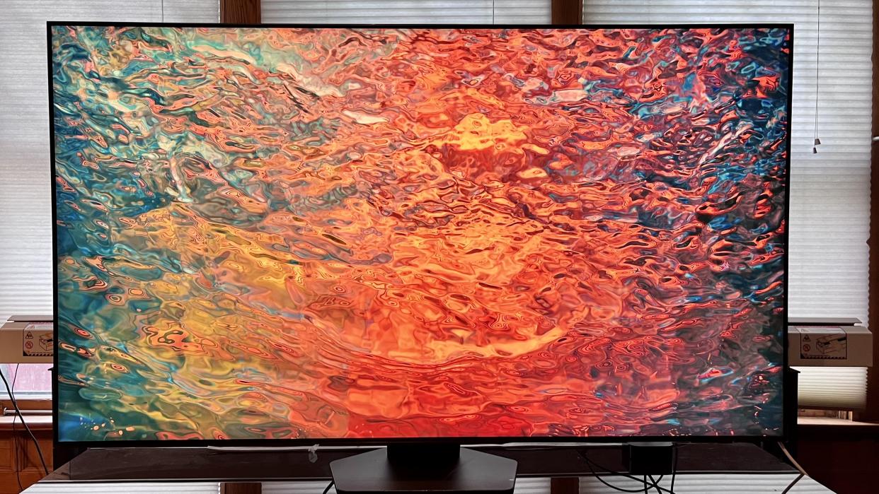  Samsung QN85C TV showing colorful abstract pattern 