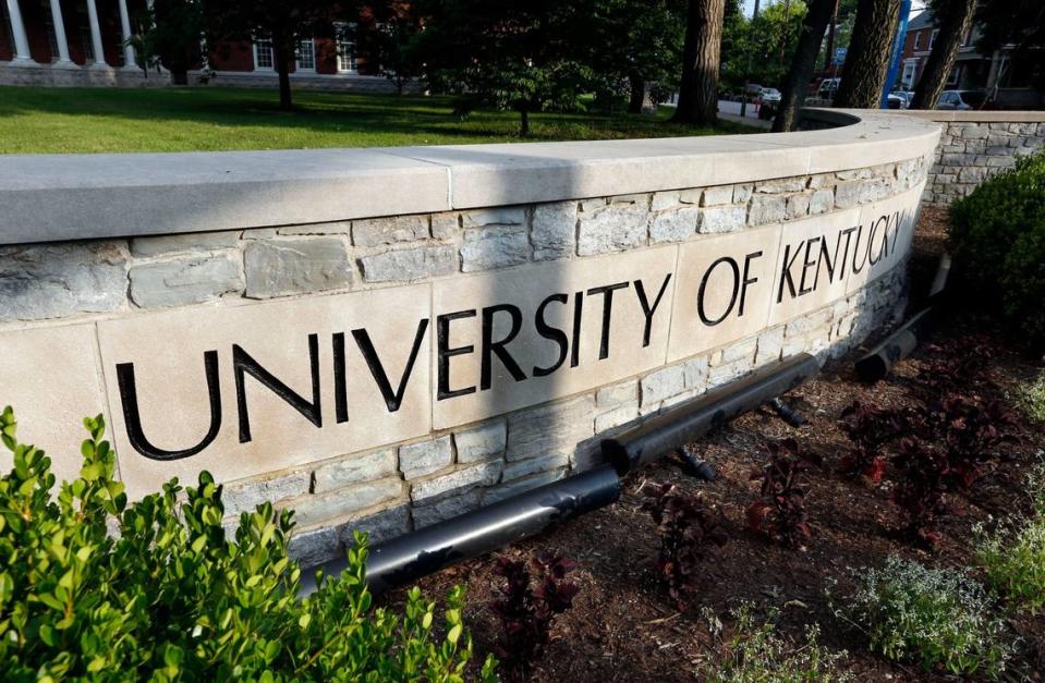 Sign for one of the entries to University of Kentucky campus is on Rose Street at Maxwell Street.