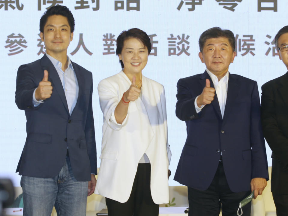 台北市長三位主要候選人，左起為國民黨蔣萬安、無黨籍黃珊珊與民進黨陳時中。（中時資料照／杜宜諳攝）