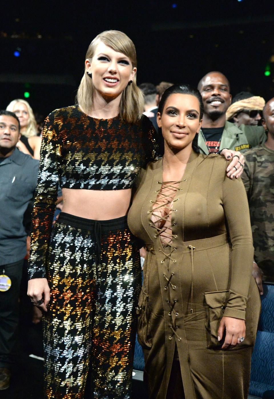 Taylor Swift and Kim Kardashian pose together pre-feud at the 2015 MTV Video Music Awards.&nbsp; (Photo: Kevin Mazur/MTV1415 via Getty Images)