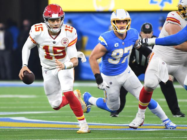 Chargers vs. Chiefs score, takeaways: Patrick Mahomes, Chiefs