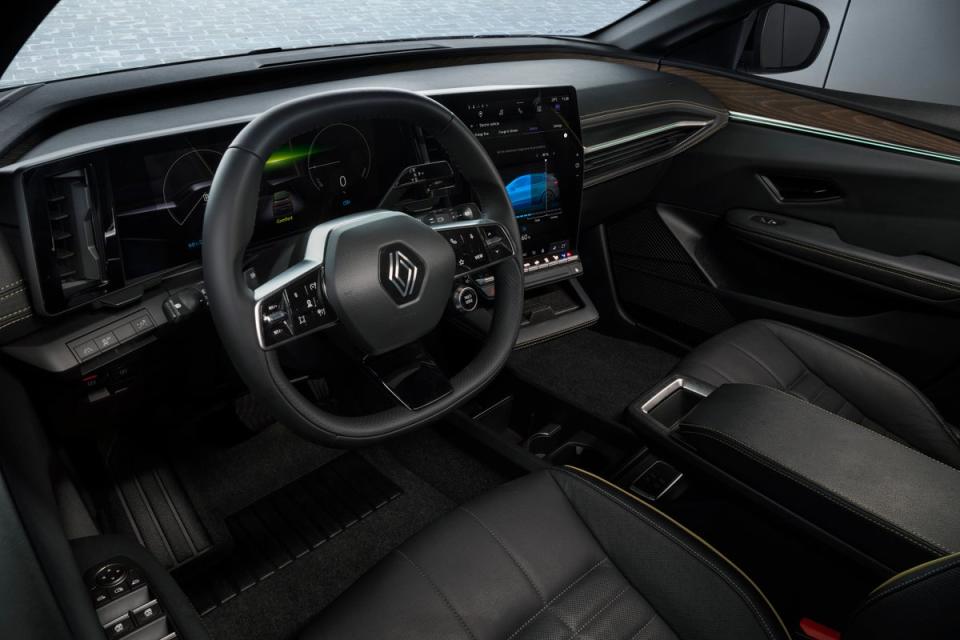 The Megane has all the latest connectivity and the usual twin digital screens (Renault)