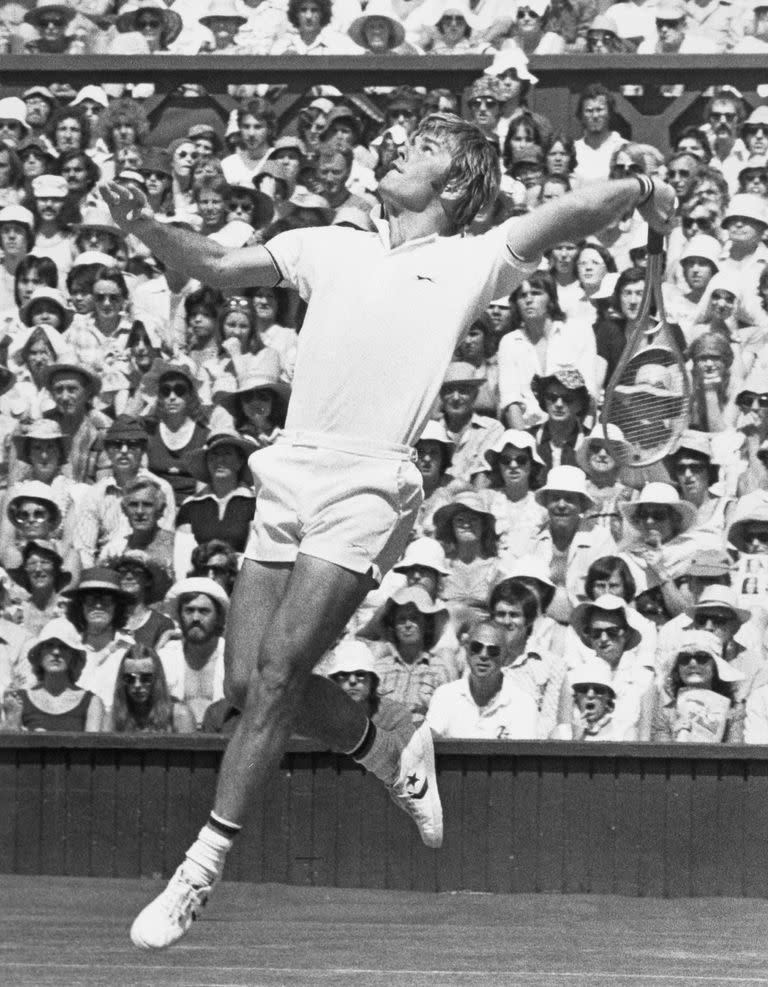 Roscoe Tanner ante Jimmy Connors en Wimbledon 1976: le ganó en tres sets/Dennis Oulds