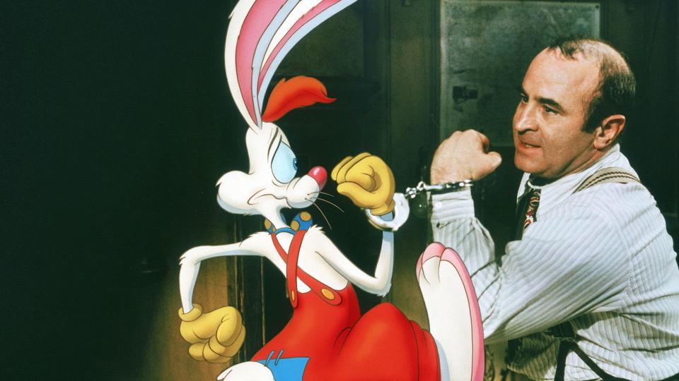 Roger Rabbit and Eddie Valiant handcuffed together in Who Framed Roger Rabbit