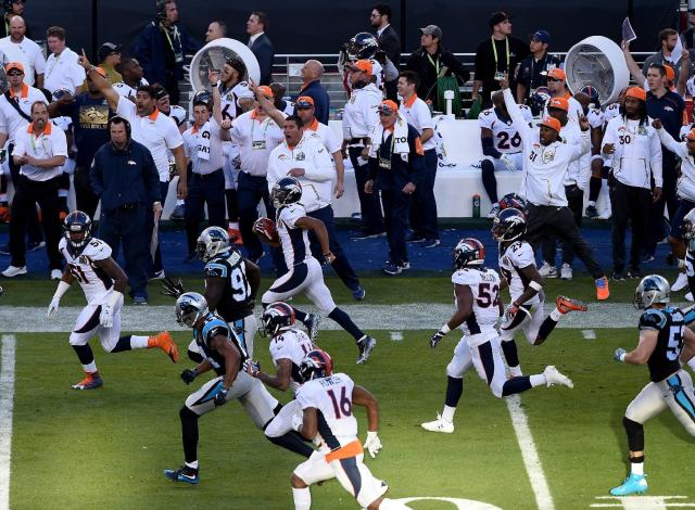 Jordan Norwood sets SB record for punt return, Broncos lead 13-7