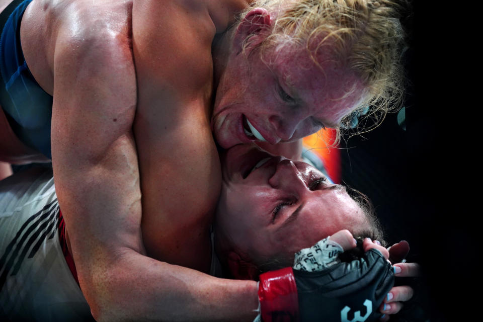 Con la victoria ante Yana Santos, Holly Holm llegó a 8 triunfos en UFC. (Aaron Meullion-USA TODAY Sports)