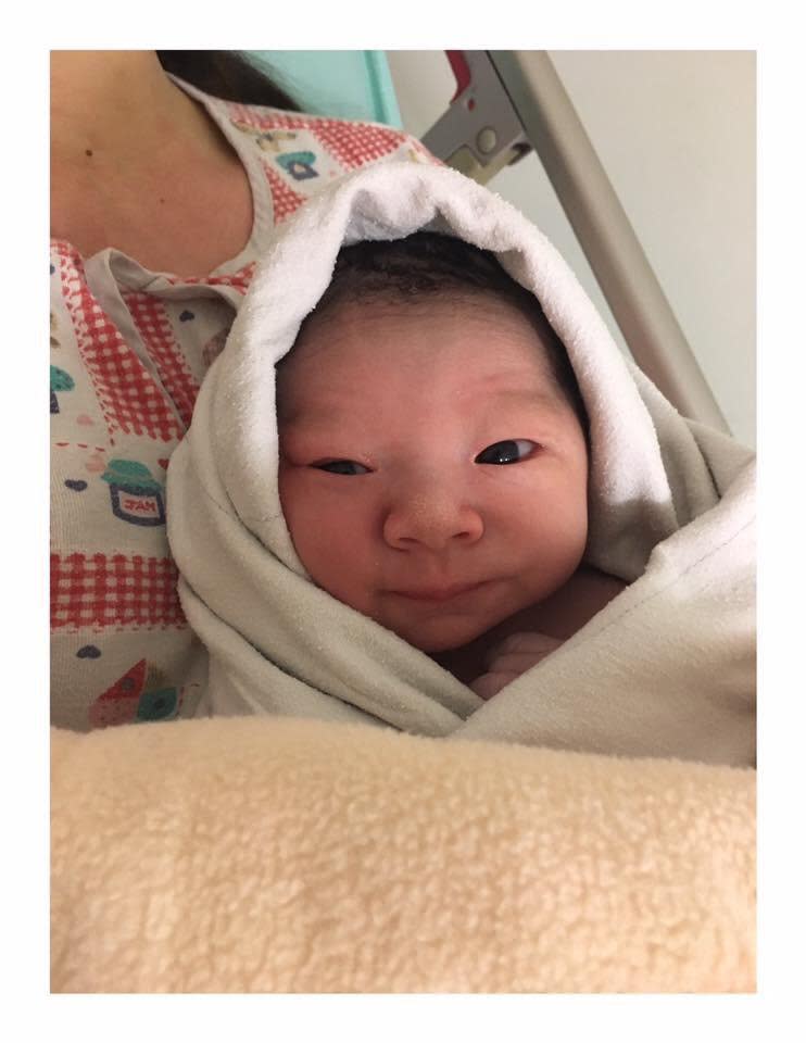 「優格姐姐」林姵君宣布兒子「伊布」提前出生，重約3500克。