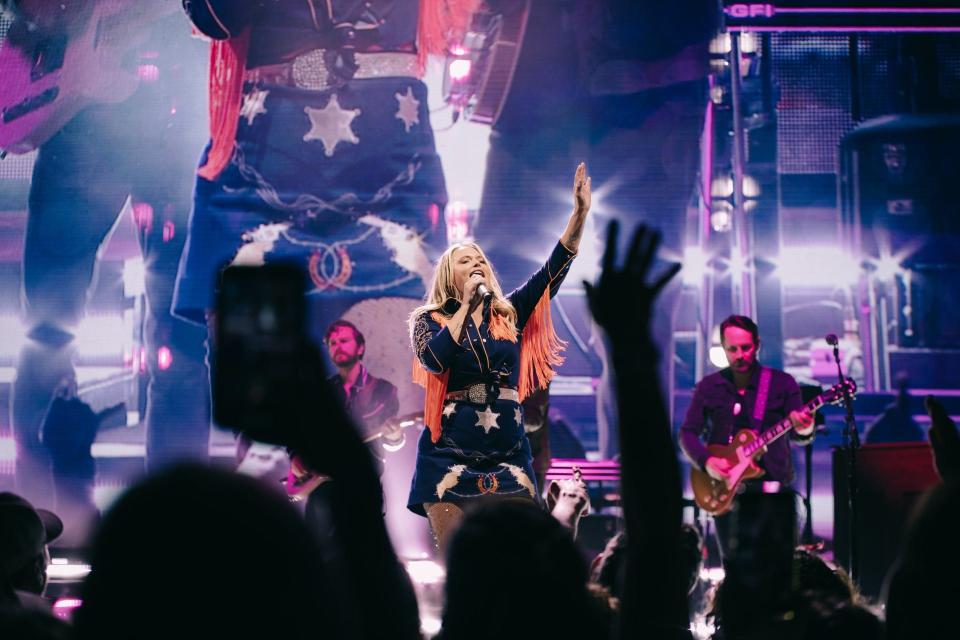 Miranda Lambert headlines for "Palomino" release concert at FirstBank Amphitheater