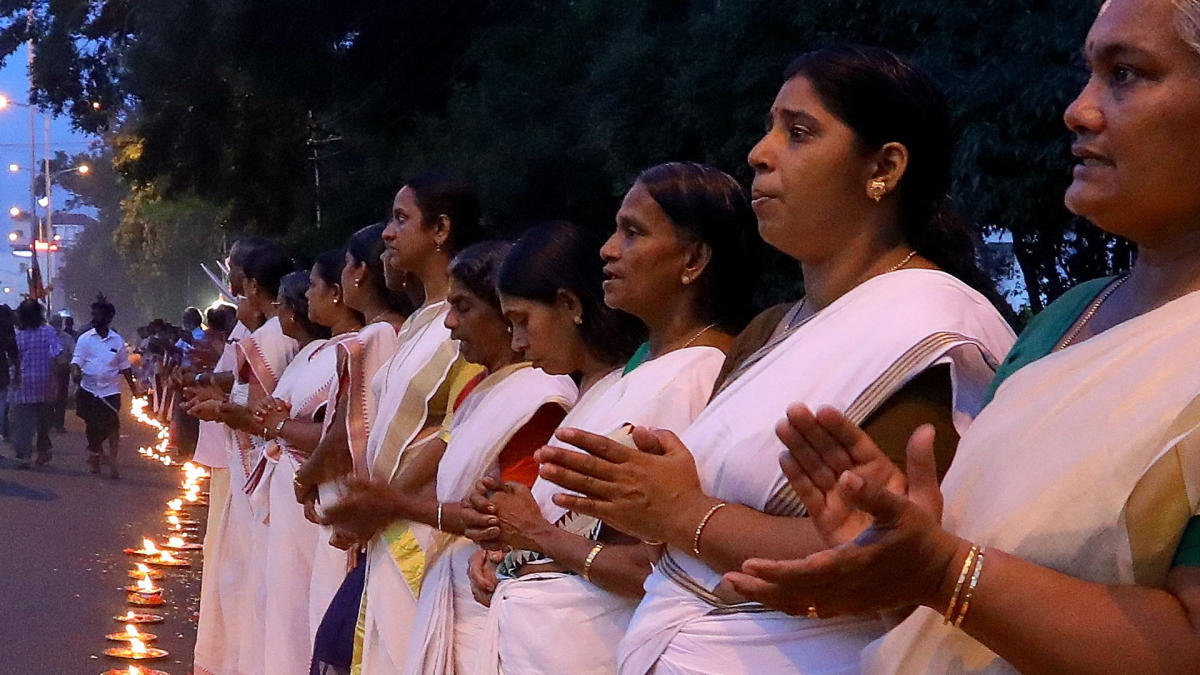 Indian Women Form 620km Human Chain For Gender Equality 