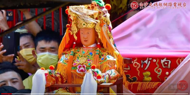 白沙屯媽祖駐駕北港朝天宮，被拍到再度出現天公爐「火龍」照。（圖／翻攝自白沙屯媽祖網路電視台）