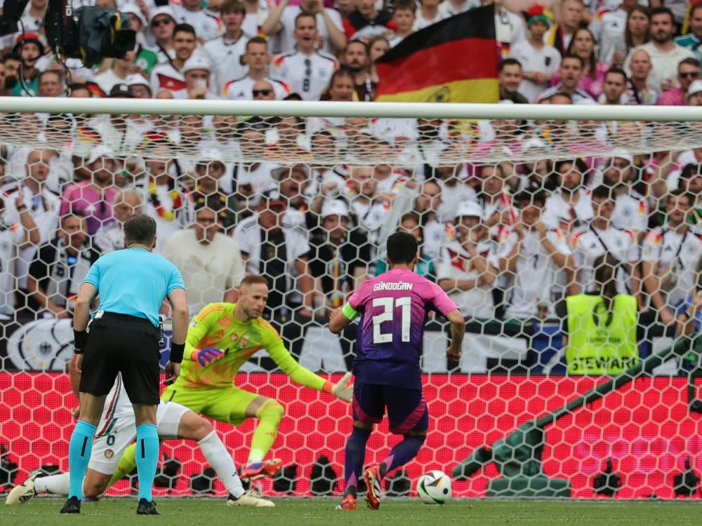 Chefsache: Kapitän Gündogan erzielt das 2:0 (LLUIS GENE)