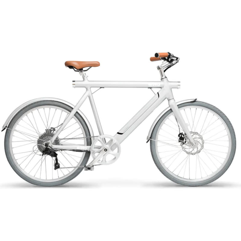 <p>Wing Bikes</p>Wing Bikes Freedom 2 – $998<ul><li>Motor: 500W rear hub motor</li><li>Battery: 316 Wh</li><li>Range: 25+ miles</li><li>Class 2 (up to 20 mph with throttle)</li></ul><p>On the spectrum of e-bikes, there’s a wide range. Some are basically electric motorcycles with pedals—heavy, fast, and high-powered. Others, like the Wing Bikes <a href="https://clicks.trx-hub.com/xid/arena_0b263_bikemag?event_type=click&q=https%3A%2F%2Fgo.skimresources.com%3Fid%3D106246X1715787%26xs%3D1%26url%3Dhttps%3A%2F%2Fwww.wingbikes.com%2Fproducts%2Ffreedom-x-1&p=https%3A%2F%2Fwww.bikemag.com%2Febikes%2Fbest-budget-e-bike-deals-of-the-holiday-season-every-bike-under-1200&ContentId=ci02d1defd600024b6&author=Bruno%20Long&page_type=Article%20Page&site_id=cs02b509c8100626e2&mc=www.bikemag.com" rel="nofollow noopener" target="_blank" data-ylk="slk:Freedom 2;elm:context_link;itc:0;sec:content-canvas" class="link ">Freedom 2</a>, are lighter and elevate your favorite parts of riding a regular bike.</p><p>The Freedom 2 is a smooth, heavily featured e-bike that’s practical for folks who want to commute via bike but want a little extra assistance. Its sleek lines, integrated lights and display, built-in alarm, and a plethora of other clever features set it apart. This is a refined, classy e-bike.</p><p>If you’re used to the no-fuss experience of riding a regular bike but long for a little boost, the Freedom 2 has you covered. It has plenty of power and range, but that power is delivered in a measured way so that you can still ride with folks on regular bikes. If you’re looking for the best of both worlds, the Freedom 2 is your ticket.</p><p>And keeping with the budget theme, Wing is also offering up the <a href="https://clicks.trx-hub.com/xid/arena_0b263_bikemag?event_type=click&q=https%3A%2F%2Fgo.skimresources.com%3Fid%3D106246X1715787%26xs%3D1%26url%3Dhttps%3A%2F%2Fwww.wingbikes.com%2Fproducts%2Ffreedom-x-1&p=https%3A%2F%2Fwww.bikemag.com%2Febikes%2Fbest-budget-e-bike-deals-of-the-holiday-season-every-bike-under-1200&ContentId=ci02d1defd600024b6&author=Bruno%20Long&page_type=Article%20Page&site_id=cs02b509c8100626e2&mc=www.bikemag.com" rel="nofollow noopener" target="_blank" data-ylk="slk:Freedom ST;elm:context_link;itc:0;sec:content-canvas" class="link ">Freedom ST</a> and <a href="https://clicks.trx-hub.com/xid/arena_0b263_bikemag?event_type=click&q=https%3A%2F%2Fgo.skimresources.com%3Fid%3D106246X1715787%26xs%3D1%26url%3Dhttps%3A%2F%2Fwww.wingbikes.com%2Fproducts%2Ffreedom-x-1&p=https%3A%2F%2Fwww.bikemag.com%2Febikes%2Fbest-budget-e-bike-deals-of-the-holiday-season-every-bike-under-1200&ContentId=ci02d1defd600024b6&author=Bruno%20Long&page_type=Article%20Page&site_id=cs02b509c8100626e2&mc=www.bikemag.com" rel="nofollow noopener" target="_blank" data-ylk="slk:Freedom X;elm:context_link;itc:0;sec:content-canvas" class="link ">Freedom X</a> at a reduced price ($1198) as well, which helps them both fit under the $1200 limit of this review.</p>