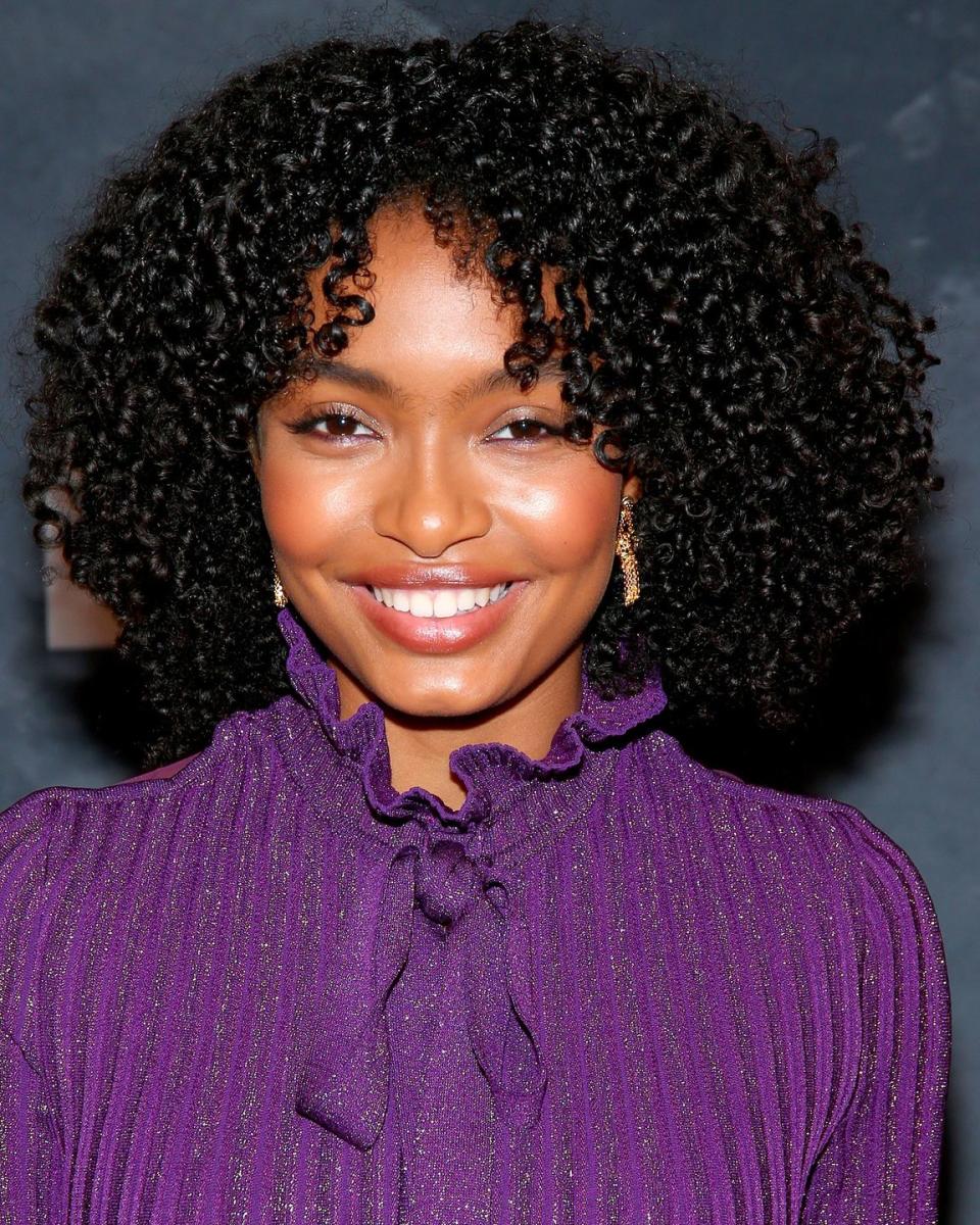 <p>Proving natural textured hair works in a lob as well, Yara Shahidi is rocking her shoulder grazing lengths.</p>