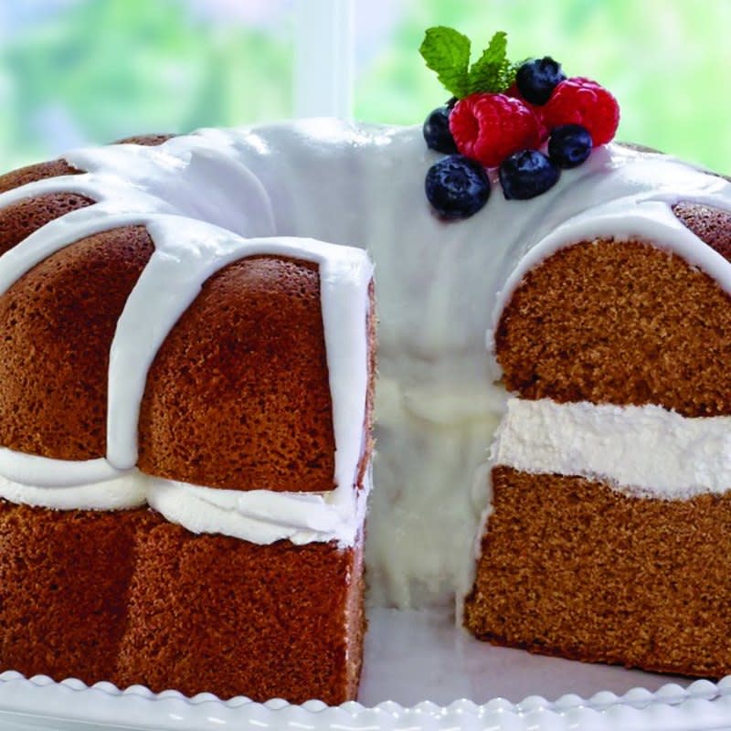 <p>Mommy Evolution</p><p>Folks will be left talking about this amazing berries and cream vanilla pound cake that looks as impressive as it tastes!</p><p><strong>Get the recipe: <a href="https://mommyevolution.com/berries-cream-vanilla-pound-cake" rel="nofollow noopener" target="_blank" data-ylk="slk:Berries and Cream Vanilla Pound Cake;elm:context_link;itc:0;sec:content-canvas" class="link rapid-noclick-resp">Berries and Cream Vanilla Pound Cake</a></strong></p>