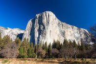 Este monte ubicado en el Parque Nacional de Yosemite de California es el lugar más visitado en Google Street View. Se trata de un monolito granítico con una pared vertical de unos 914 metros de altura. En los últimos años, El Capitán se ha hecho famoso al convertirse en uno de los desafíos favoritos de escaladores de todo el mundo. (Foto: Getty Images).