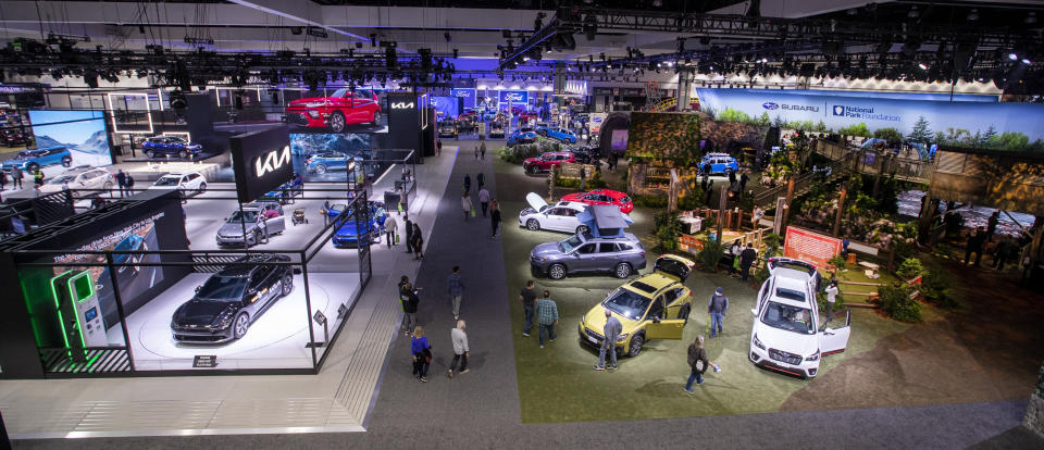 Imagen general del Salón Internacional del Automóvil de Los Ángeles 2021 (Allen J. Schaben / Los Angeles Times via Getty Images)