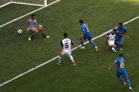 Soccer Football - World Cup - Group E - Brazil vs Costa Rica - Saint Petersburg Stadium, Saint Petersburg, Russia - June 22, 2018 Brazil's Philippe Coutinho scores their first goal REUTERS/Lee Smith