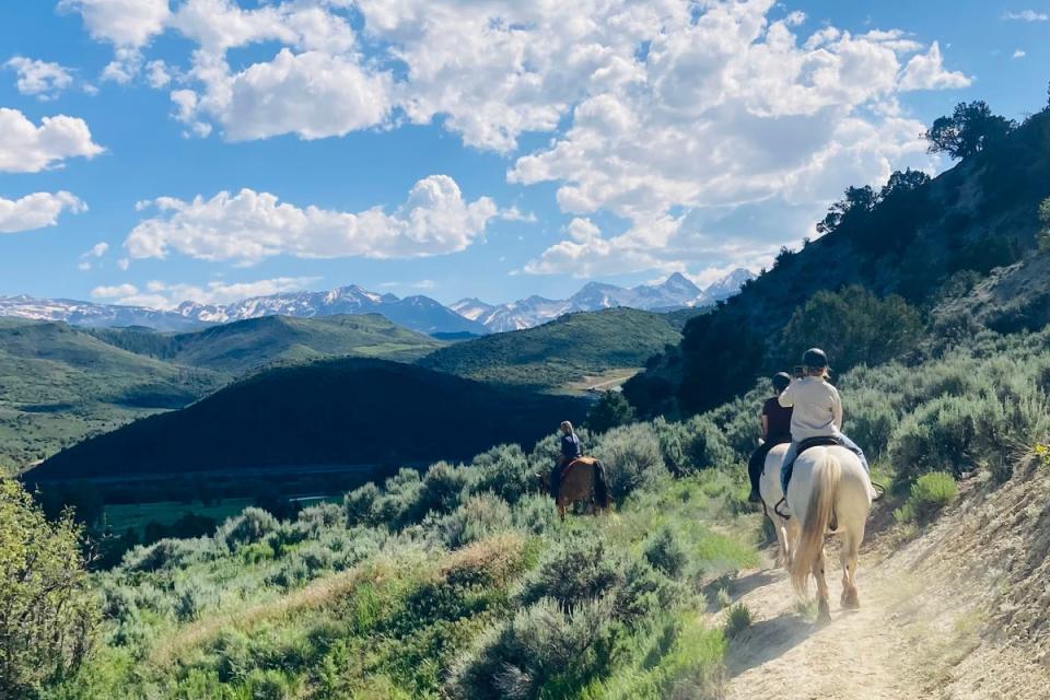 Horseriding through Aspen Valley Ranch (Prudence Ivey)