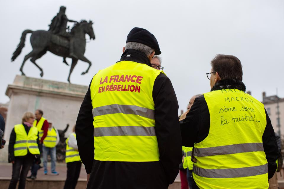 Prix du carburant : la France voit jaune