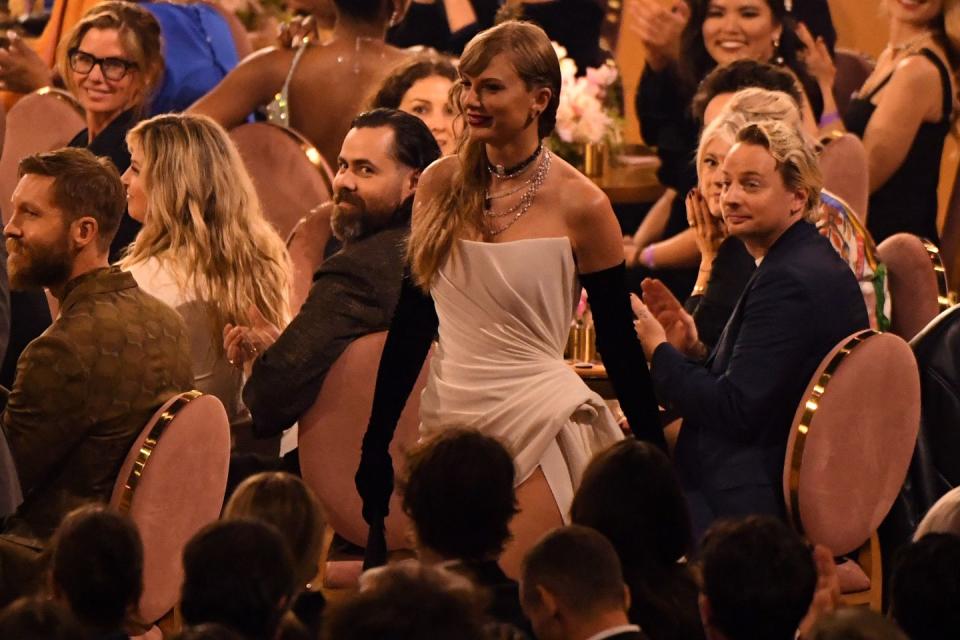 taylor swift passing calvin harris at the 2024 grammys