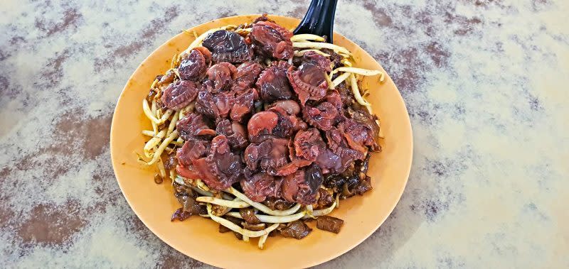 Rasah Kuey Teow Goreng - cockles 