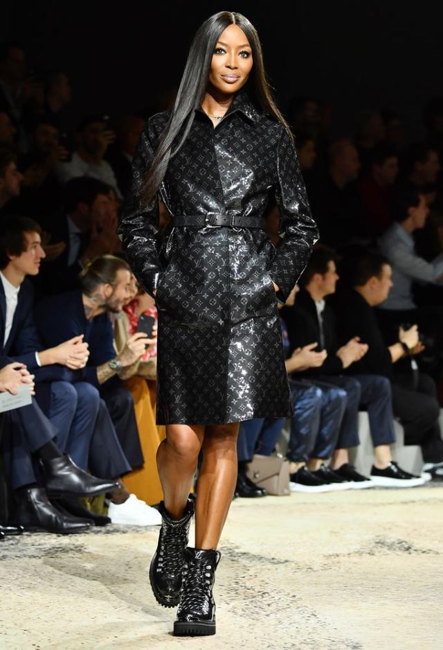 Naomi Campbell and Kate Moss closing Kim Jones' final Louis Vuitton show.