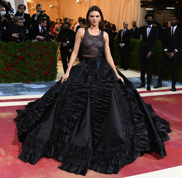 Kendall Jenner in Versace - Met Costume Institute - 3