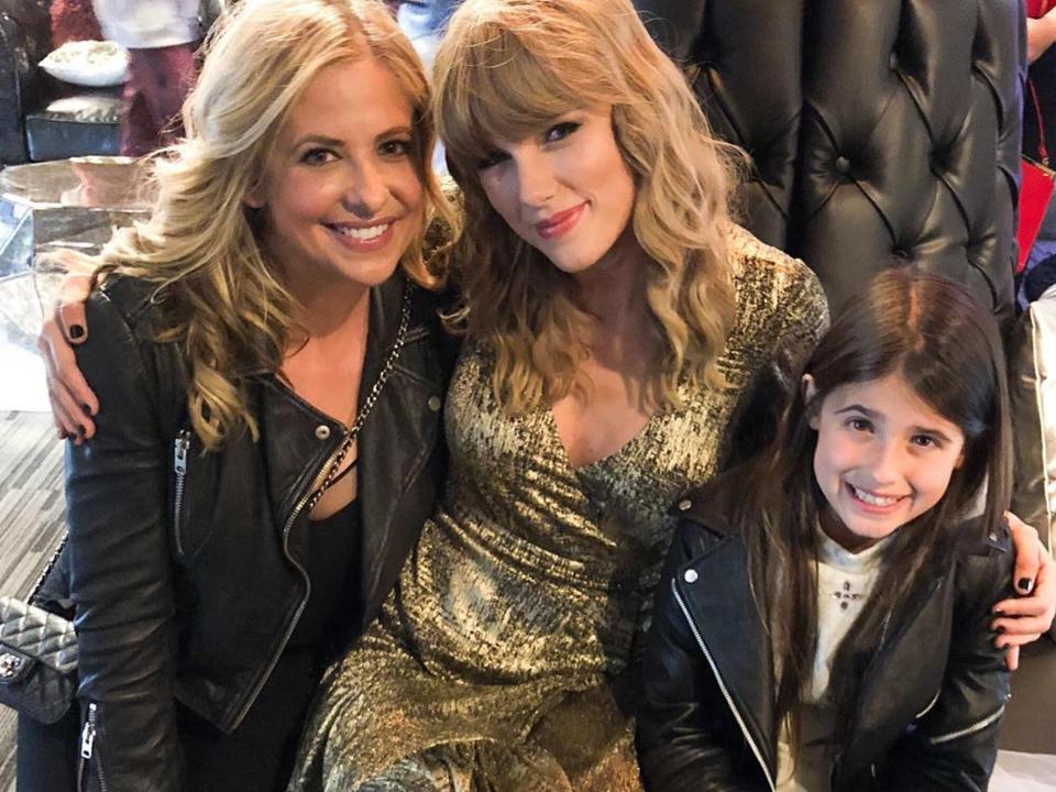 Sarah Michelle Gellar, Taylor Swift, Charlotte Prinze